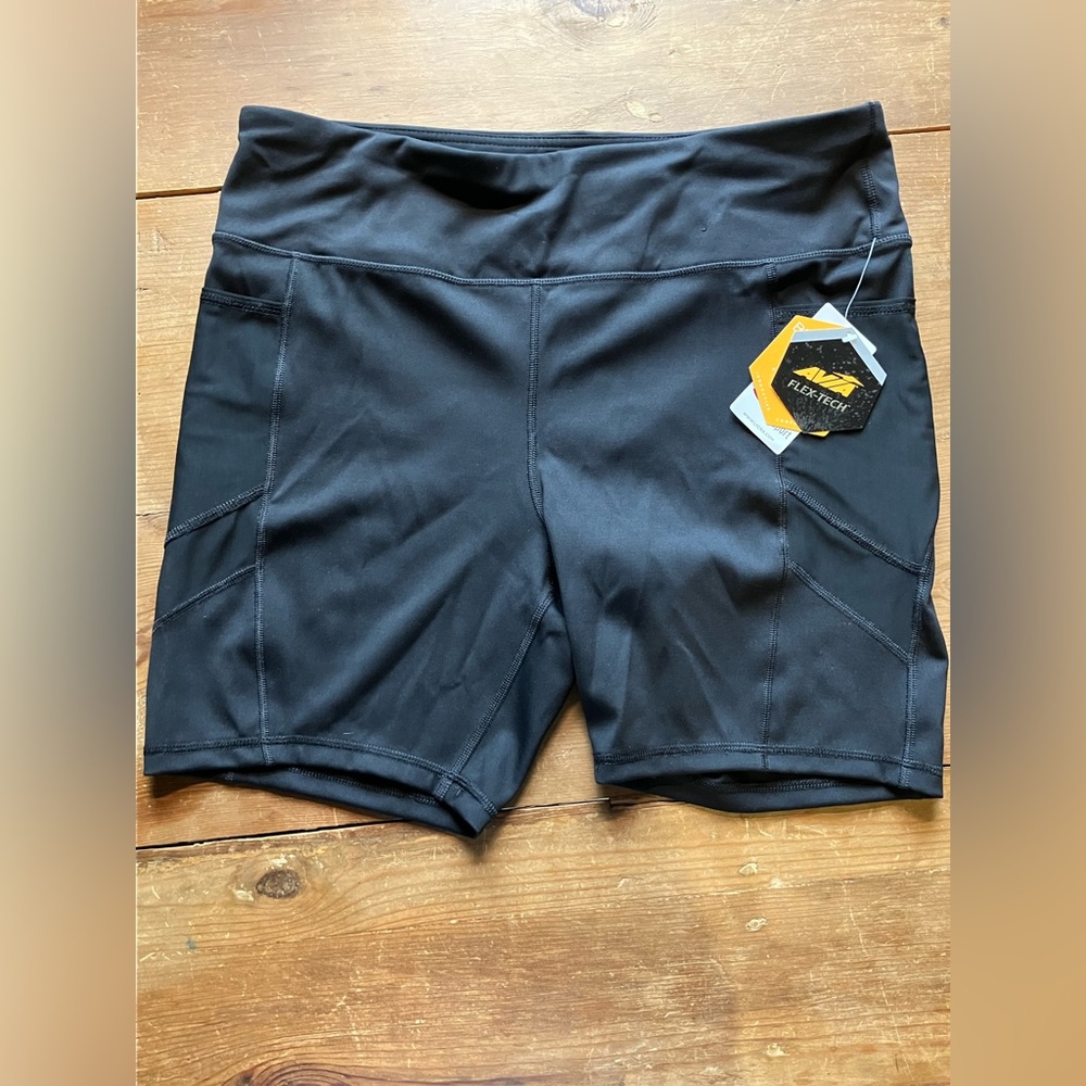 NWT Avia bike shorts. Size XL